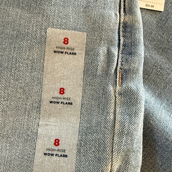 Old Navy Women's Flare Jeans in Light Blue - Picture 2 of 4